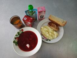 Неделя витаминизации 18.11.2025 Борщ из свежей капусты с картофелем, картофельное пюре, котлета рыбная, компот из свежих плодов, хлеб ржаной, хлеб пшеничный, фруктовое пюре, молочный коктейль, сок