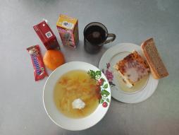 Неделя витаминизации 21.11.2025 Щи из свежей капусты с картофелем, запеканка творожная, чай с сахаром, хлеб ржаной, хлеб пшеничный, мандарин, сок, злаковый батончик, молочный коктейль