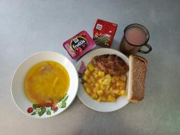 Неделя витаминизации 15.12.2025 Суп картофельный с бобовыми, рагу из овощей, котлета мясная, кисель, хлеб ржаной, хлеб пшеничный, сок, йогурт