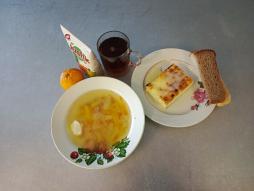 Неделя витаминизации 19.12.2025 Щи из свежей капусты с картофелем, запеканка творожная, чай, хлеб ржаной, хлеб пшеничный, сок, мандарин